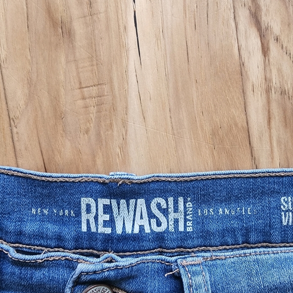 New York Rewash Super High-Rise Distressed Shorts Size 7/ 28 - Picture 6 of 6